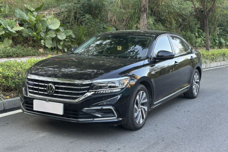 Volkswagen Passat New Energy 2021 car image #2