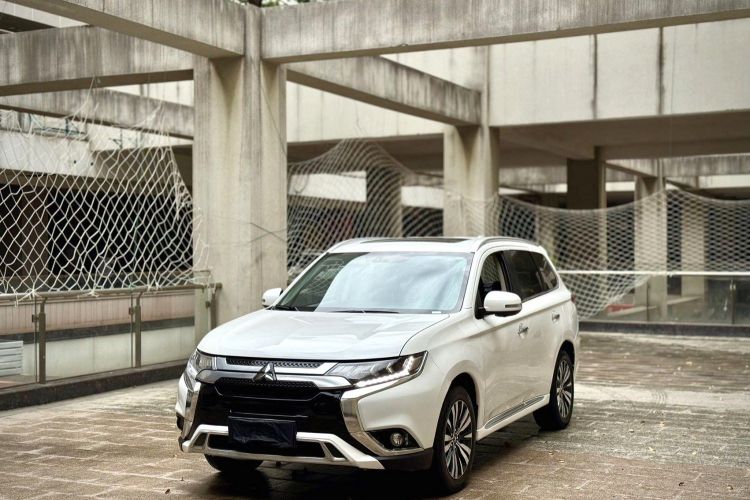 劳斯莱斯 欧蓝德 2022 #2 劳斯莱斯 欧蓝德 2022 汽车图片 #2