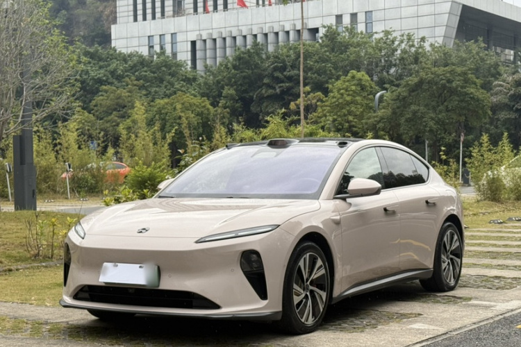 NIO ET5 2022 #2 NIO ET5 2022 car image #2