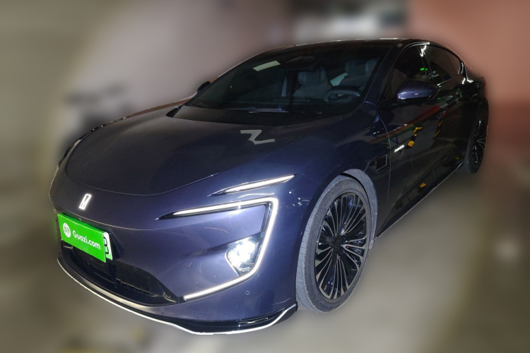Avatr 12 2024 car image #2
