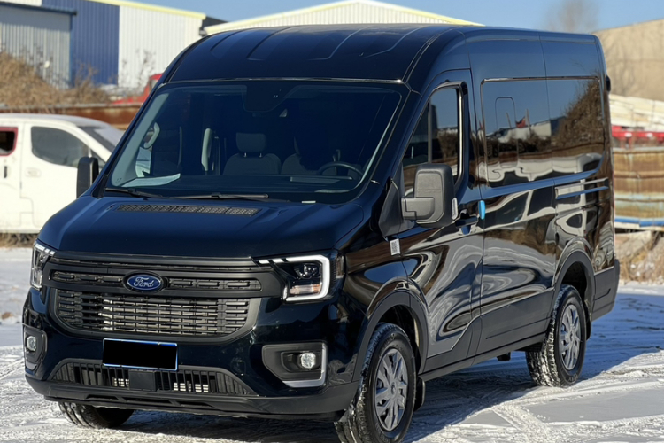 Ford Transit T8 2025 car image #2