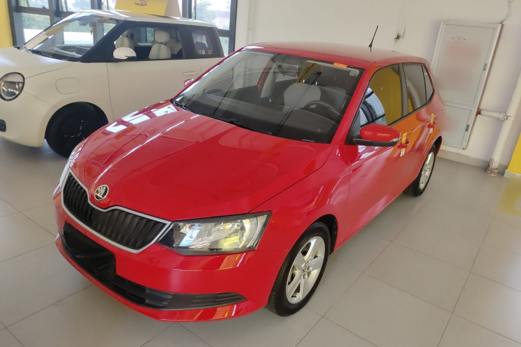 Skoda Fabia 2019 car image #2