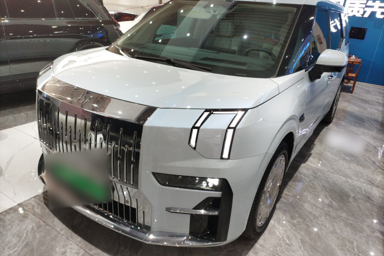 极氪 极氪009 2025 汽车图片 #2