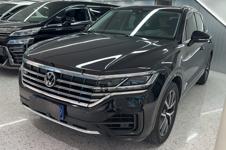 Volkswagen Touareg 2021 car image #2