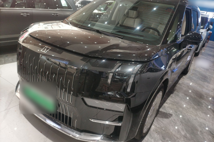 Zeekr 009 2025 car image #2