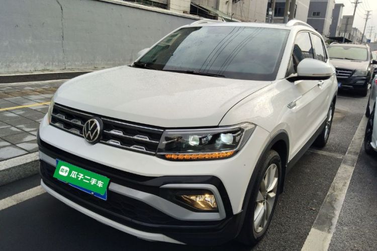 Volkswagen T-Cross 2020 car image #2