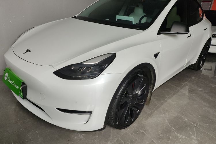 Tesla Model Y 2023 #2 Tesla Model Y 2023 car image #2