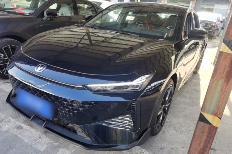 Changan UNI-V 2025 car image #2