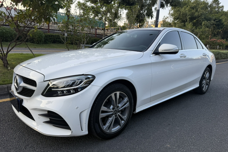 Mercedes-Benz C Class 2020 car image #2