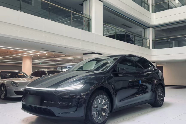 特斯拉 Model Y L 2025 汽车图片 #2