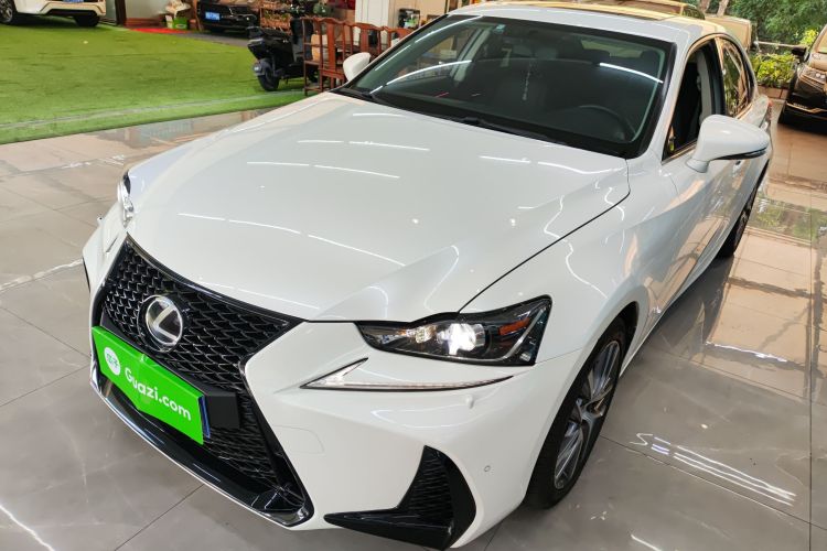 Toyota 2019 car image #2