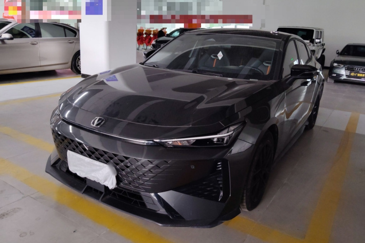 Changan UNI-V 2024 car image #2