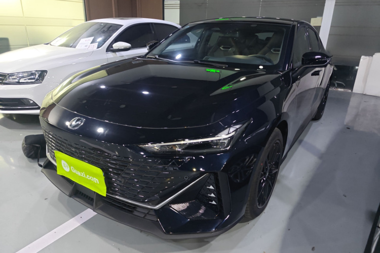 Changan UNI-V 2025 car image #2