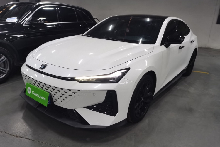 Changan UNI-V 2024 car image #2