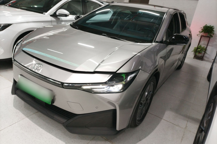 Toyota bZ3 2024 immagine di auto #2