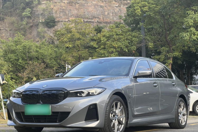 BMW i3 2022 car image #2