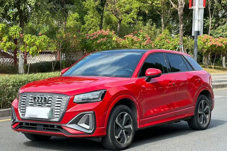 Audi Q2L e-tron 2022 car image #2