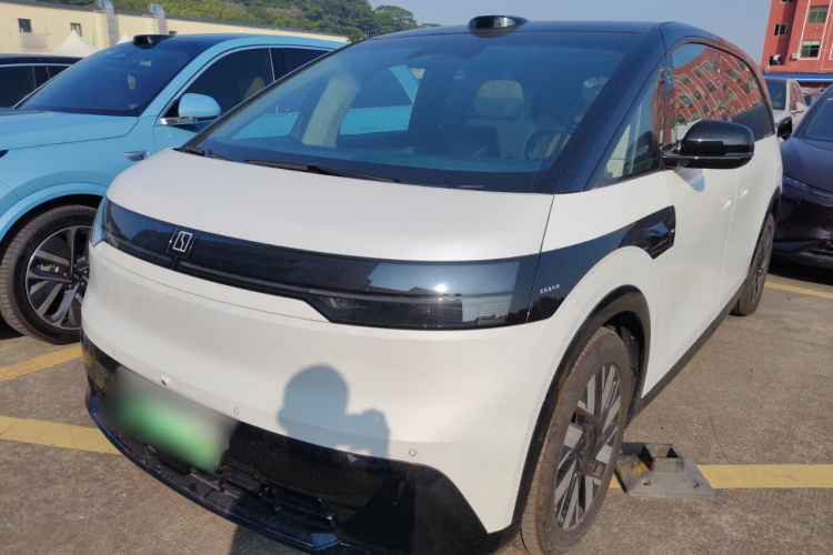 极氪 极氪MIX 2024 汽车图片 #2