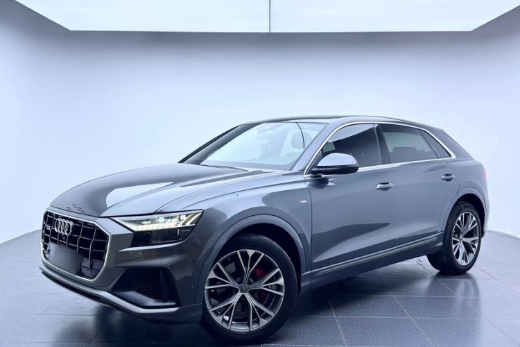 Audi Q8 2019 car image #2