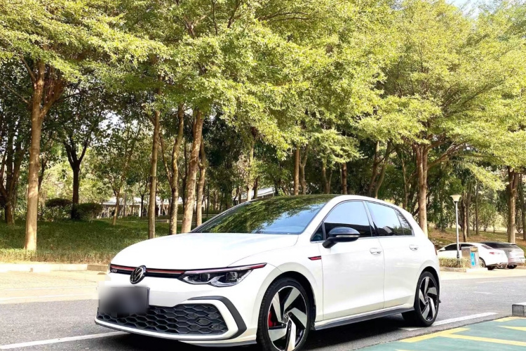 Volkswagen GolfGTI 2022 car image #2