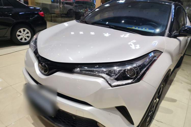 Toyota C-HR 2021 #2 Toyota C-HR 2021 car image #2