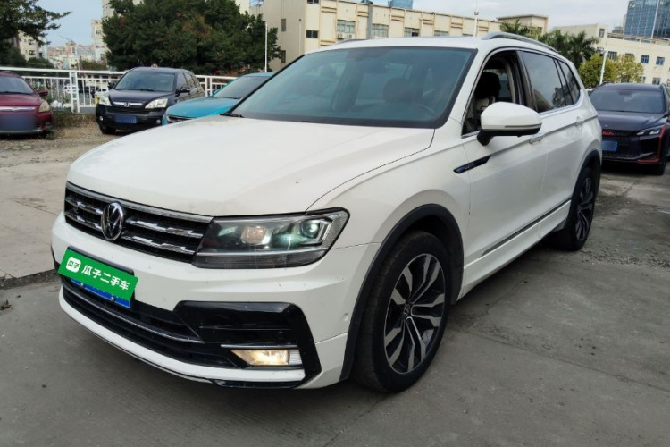 Volkswagen Tiguan L 2021 car image #2