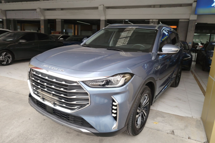 X70 PLUS 2022 car image #2