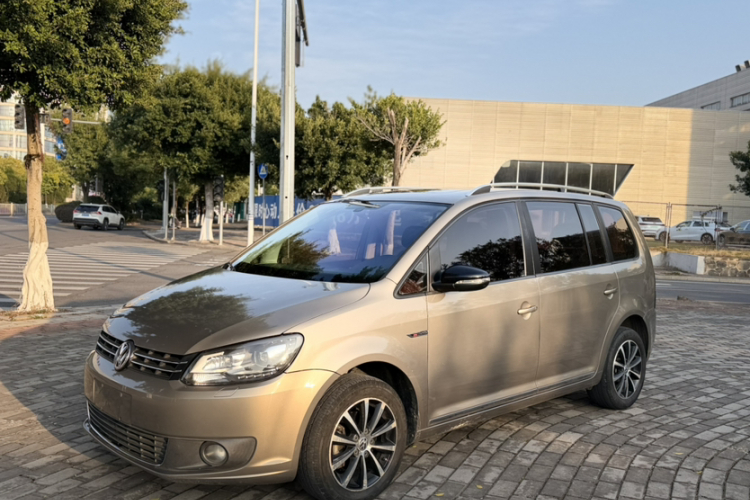 Volkswagen Touran 2014 #2 Volkswagen Touran 2014 immagine di auto #2