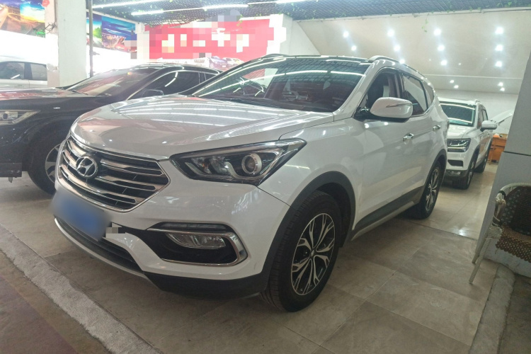Hyundai Santa Fe 2017 #2 Hyundai Santa Fe 2017 car image #2