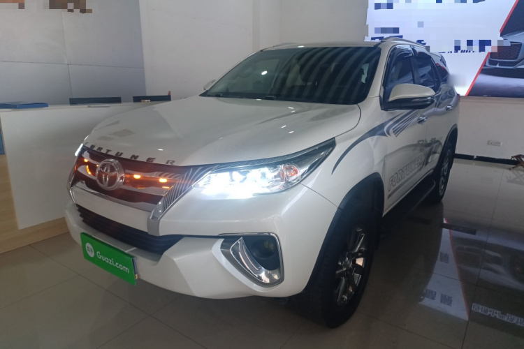 Toyota Fortuner 2019 #2 Toyota Fortuner 2019 car image #2