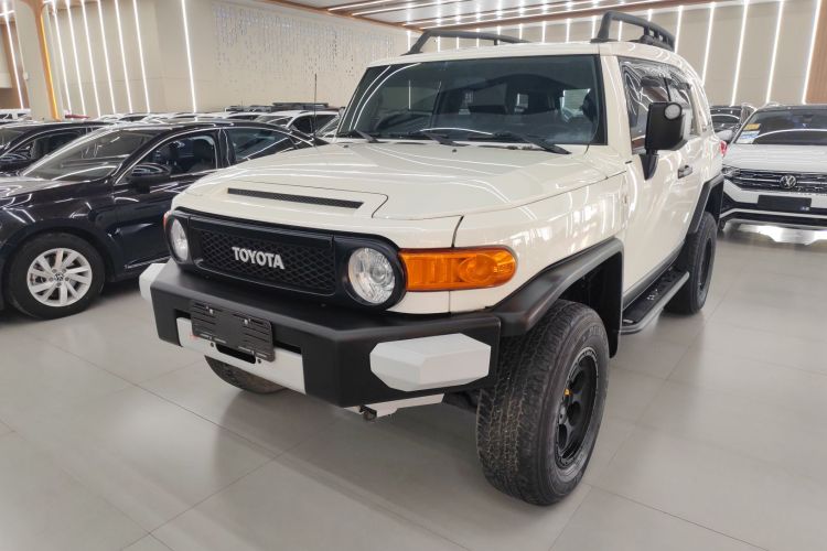 Toyota FJ Cruiser 2018 car image #2