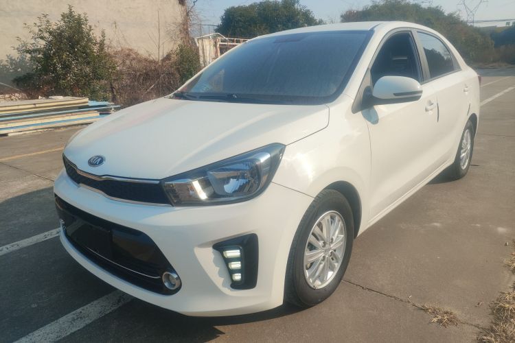 Kia 2019 car image #2