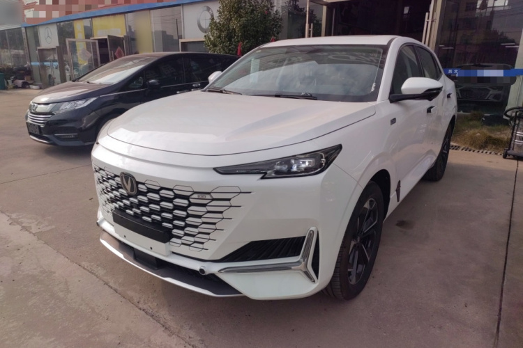 Changan UNI-K iDD 2025 #2 Changan UNI-K iDD 2025 car image #2