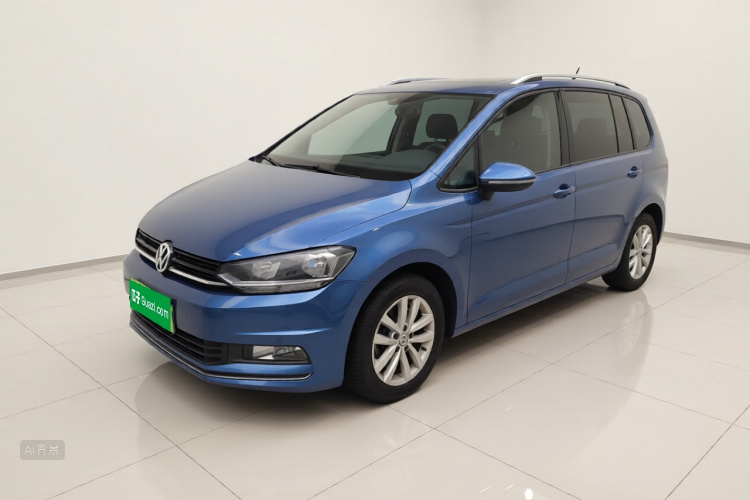 Volkswagen Touran 2018 car image #2