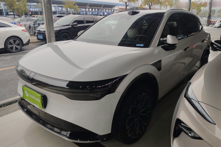 Zeekr 7X 2024 car image #2