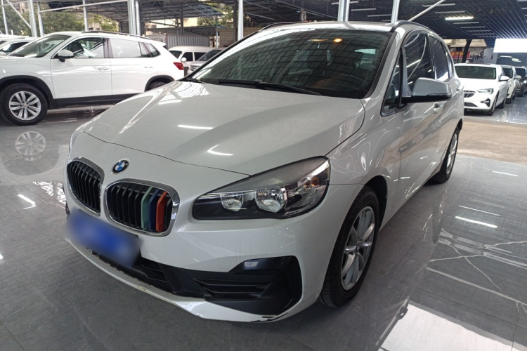 BMW 2 Series Tourer 2018 car image #2