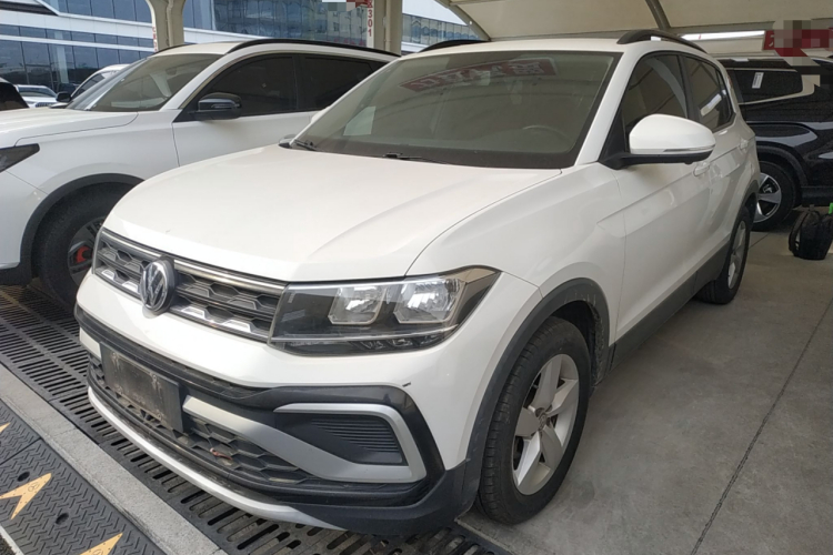 Volkswagen T-Cross 2020 car image #2