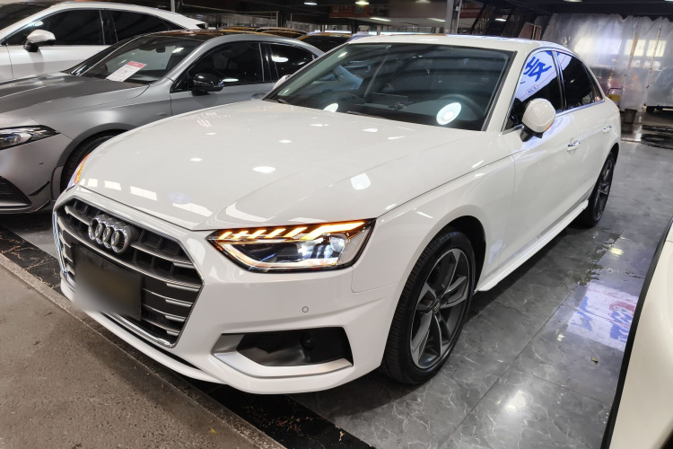 Audi A4L 2021 car image #2