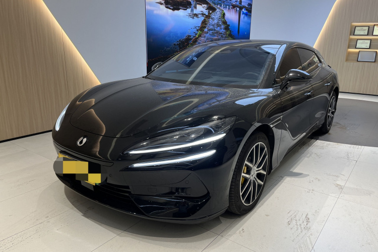 Denza Z9GT 2024 car image #2