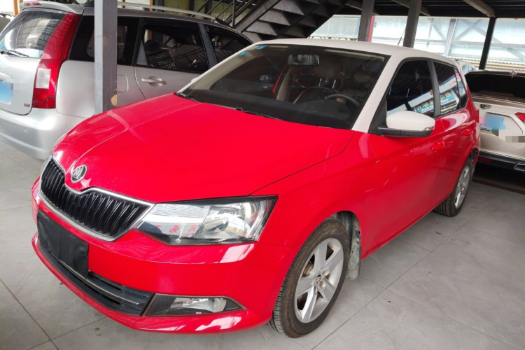 Skoda Fabia 2017 car image #2