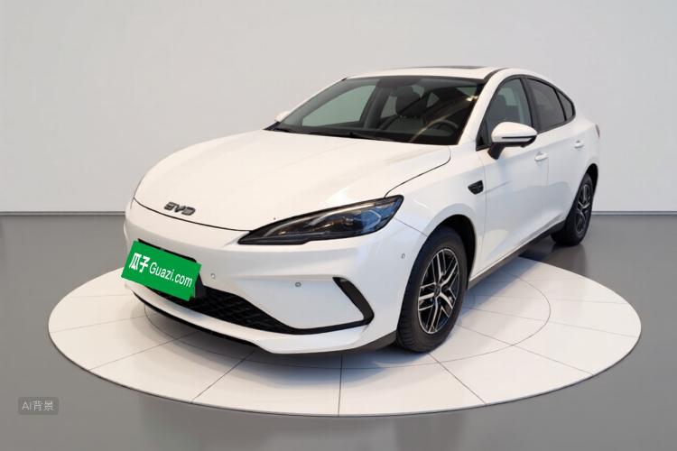 BYD Seal 05 DM-i 2025 #2 BYD Seal 05 DM-i 2025 car image #2