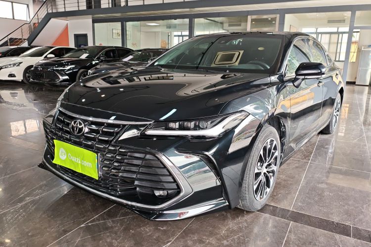 Toyota Avalon 2023 car image #2