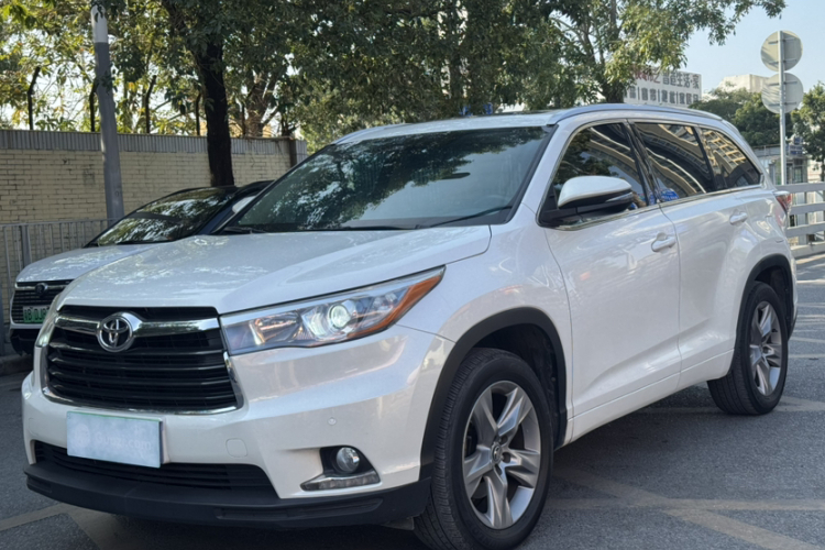 Toyota Highlander 2017 car image #2