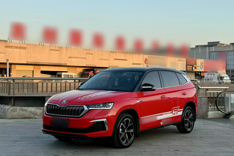 Skoda Kamiq 2021 car image #2