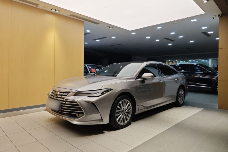 Toyota Avalon 2024 car image #2