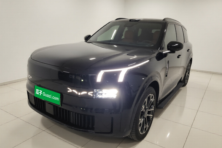 Lynk & Co 900 2025 #2 Lynk & Co 900 2025 car image #2