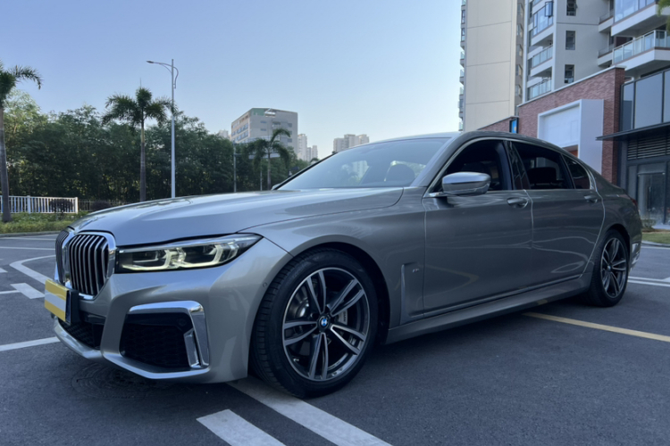 BMW 7 Series 2020 immagine di auto #2