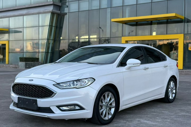 Ford Mondeo 2017 car image #2
