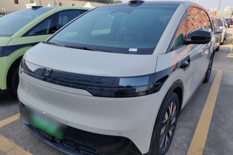 极氪 极氪MIX 2024 汽车图片 #2