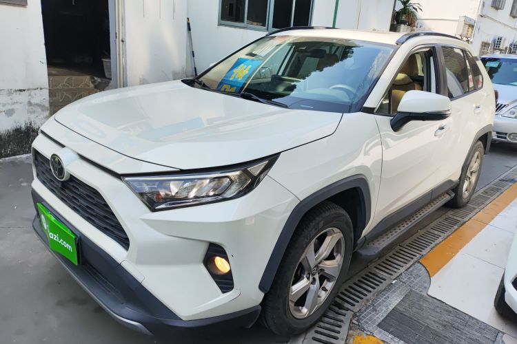Toyota RAV4 2020 car image #2